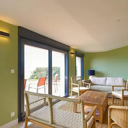 Le Roof - Front De